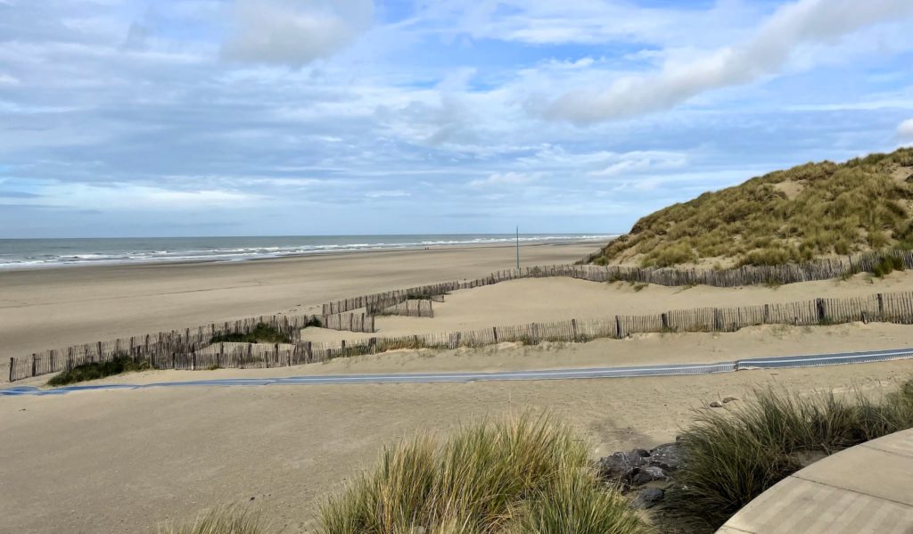 Plage de Sainte-Cécile sur la Côte d'Opale, destination vélo proche de Paris
